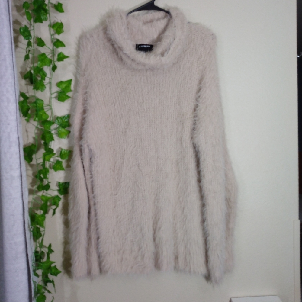 Express sweater medium - Picture 6 of 6